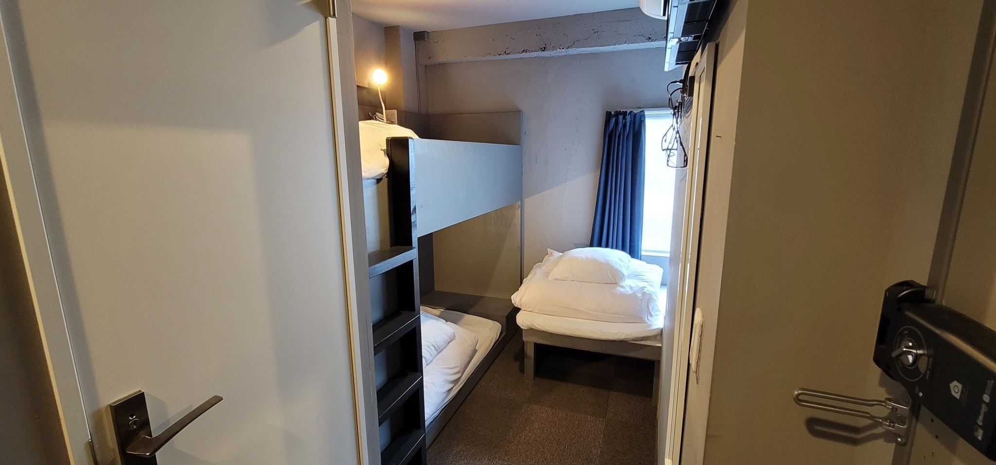 3名部屋(2段ベッド+シングルベッド)